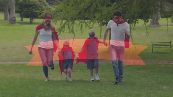 Animatie Van Een Rood Spandoek Met Onafhankelijkheidsdag Tekst Blanke Familie — Stockvideo