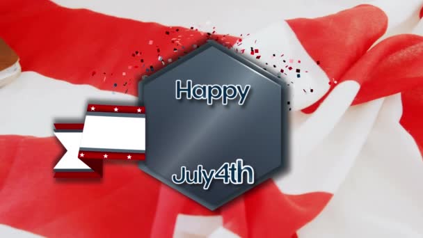 アメリカの地図上にテキスト独立記念日と赤と白のバナーを持つ銀の長方形のアニメーション アメリカ国旗独立記念日のコンセプトデジタル構成 — ストック動画