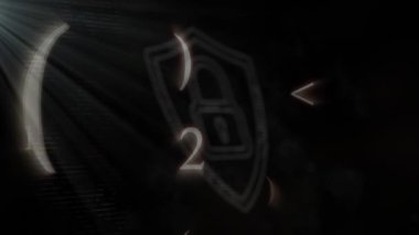 Bir kalkan simgesinin içindeki asma kilit animasyonu ve siyah arkaplanda yüzen sayılar düşüyor. Genel çevrimiçi güvenlik kavramı.