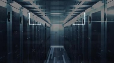 Arkaplanda bir sunucu odası görüntüsünde yüzen kare tarama işareti ve veri işleme canlandırması. Genel çevrimiçi güvenlik kavramı.