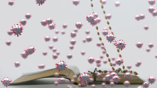 Animace Makro Covid Buňky Vznášející Nad Padající Růženec Bibli Světlém — Stock video