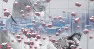 Şehrin her yerinde koruyucu giysiler giyen bir bilim adamıyla birlikte yüzen makro Covid-19 hücrelerinin dijital çizimi.