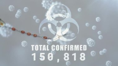 Toplam onaylanmış sayıyla biyolojik tehlike işaretinin animasyonu. Işık arka planında dönen makro Covid-19 hücreleriyle birlikte yükseliyor. Coronavirus Covid-19 pandemik konsept dijital bileşik
