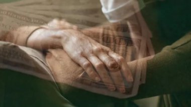 Koronavirüs karantinası sırasında maske takan beyaz kadın animasyonu. Arka planda dolar banknotları var.. 