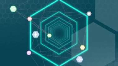 Mavi arka planda altıgenlerin üzerinde yüzen bağlantılar ve sosyal simgelerden oluşan bir ağın animasyonu. Dijital çevrimiçi güvenlik arayüzü kavramı dijital olarak oluşturuldu