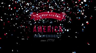 Bağımsızlık Günü üzerine düşen konfeti animasyonu siyah arkaplanda. Amerika Birleşik Devletleri bayrağı ve tatil konsepti dijital kompozisyon.