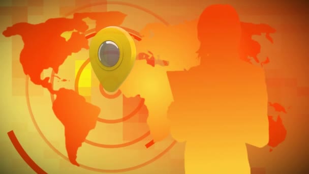 用橙色背景制作世界地图 数据处理和一个女人的轮廓 全球金融和商业概念数字组合 — 图库视频影像