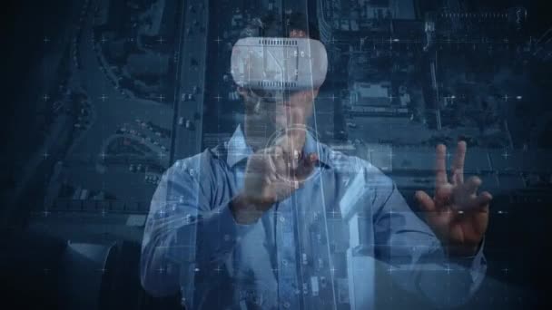 Animatie Van Scope Scanning Digitale Interface Mens Met Headset Stadsgezicht — Stockvideo