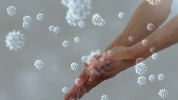 巨细胞Covid 19的动画漂浮在人身上 缓慢地洗手 Coronavirus Covid 19大流行病概念数字组合 — 图库视频影像