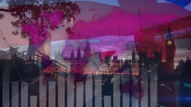 Büyük Britanya bayrağı üzerinde yüzen diyagramların canlandırılması ve arka planda şehrin dalgalanması. Büyük Britanya bayrağı ve tatil konsepti dijital kompozisyon.