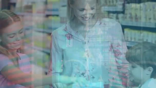 Animation d'une femme caucasienne avec sa fille et son fils faisant leurs courses dans une épicerie avec chariot et traitement des données financières. Global finance and shopping concept digital composite.