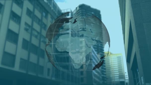Animace Městského Prostředí Lidmi Procházejícími Zeměkouli Ikonami Plovoucími Pavučinou Spojení — Stock video