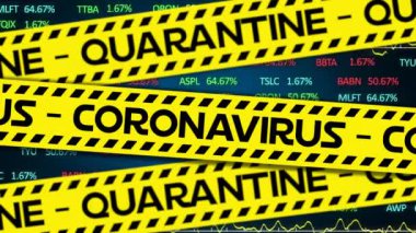 Siyah ve sarı çizgilerin animasyonu, CORONAVIRUS ve QuARANTINE kelimeleri veri ve grafiklerin üzerine düşüyor. Coronavirus Covid-19 pandemik konsept dijital bileşik
