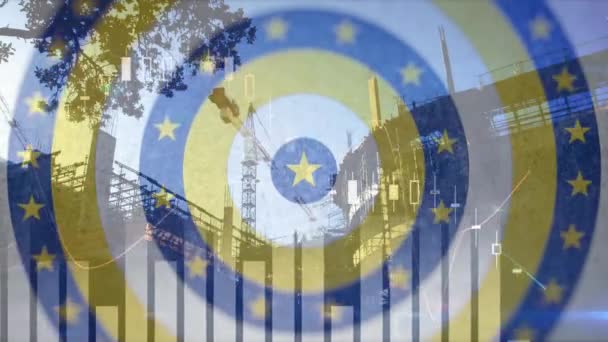 建設現場に手を振って欧州連合の旗で作られた図や移動円のアニメーション 欧州連合の旗と休日のコンセプトデジタル組成 — ストック動画