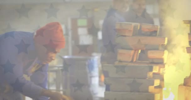 Animazione Bandiera Americana Disegnata Uomo Afroamericano Che Lavora Fabbrica Sullo — Video Stock