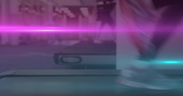 Анімація Ніг Жінки Біжать Біговій Доріжці Спортзалі Сяючим Синім Фіолетовим — стокове відео