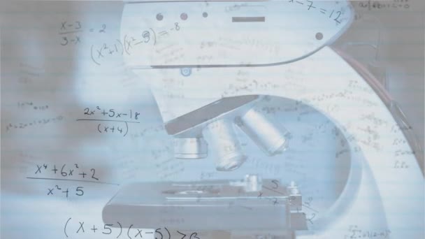 Animation Formules Mathématiques Défilant Microscope Arrière Plan Science Résolution Problèmes — Video