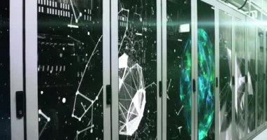 Sunucu odasındaki bilgisayar sunucularından geçen dünya, veri işleme ve dijital bilginin animasyonu. İnternet hizmet sağlayıcısı veya veri işleme merkezi genel ağı.