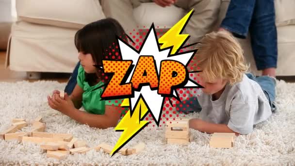 ザップのアニメーション 背景に男の子と女の子が床で遊んでいる漫画のレトロスピーチバブルの上に書かれたテキスト ヴィンテージ漫画のコンセプトデジタル生成画像 — ストック動画