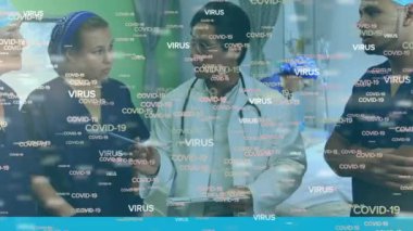 Hastanede bir sağlık ekibinin ön planda yüzen VIRUS kelimeleriyle tartıştığı animasyon. Covid 19 salgın hastalıklar sağlık bilimi tıp konsepti dijital bileşik
