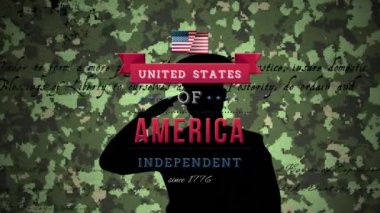 1776 'dan beri Amerika Birleşik Devletleri Bağımsız Animasyon Anayasası, kamuflaj arka planında asker selamlaması üzerine anayasa metni. Amerikan bayrağı vatanseverliği. Bağımsızlık kavramı dijital olarak oluşturuldu..