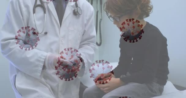 Animering Manlig Läkare Som Undersöker Unga Patienter Sjukhus Med Coronavirus — Stockvideo