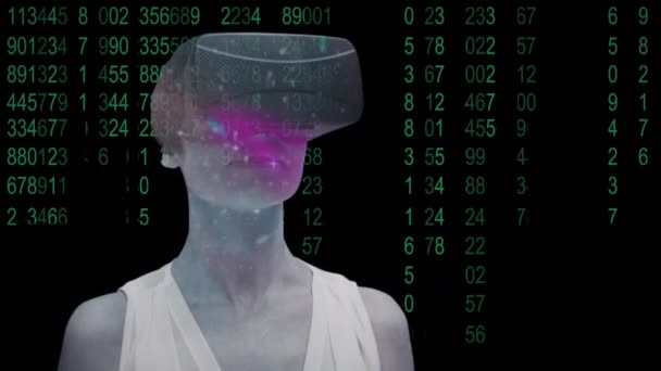 带Vr耳机的妇女带着黑色背景的数学数据处理动画 虚拟现实科学数学数据处理数字复合材料 — 图库视频影像