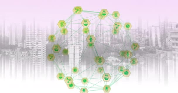 Цифровое Композитное Видео Глобуса Зеленых Цифровых Икон Вращающихся Над Городским — стоковое видео
