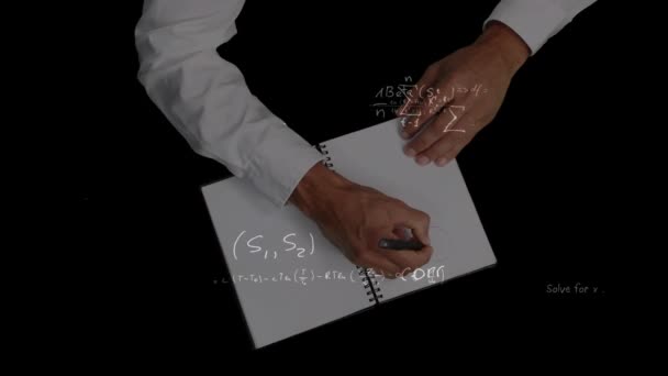 Анимация Математических Уравнений Плавающих Над Человеком Пишущим Блокноте Заднем Плане — стоковое видео