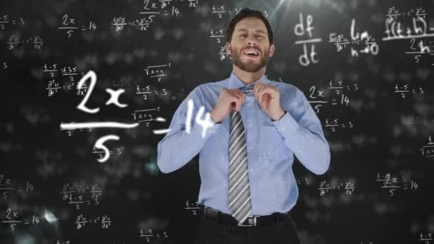 Animacja Równań Matematycznych Unoszących Się Nad Białym Mężczyzną Rozwiązującym Krawat — Wideo stockowe