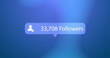 Kelime takipçileri ve mavi arka plandaki mavi konuşma balonunda artan sayılarla insanların canlandırılması. Sosyal medya dijital arayüz konsepti dijital olarak oluşturulmuş görüntü.