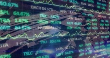 Çöpe atılmış kentsel sanayi sitesi üzerinden finansal veri işleme istatistiklerinin animasyonu. Küresel finans ekonomisi çevre kavramı dijital olarak oluşturulmuş görüntü.