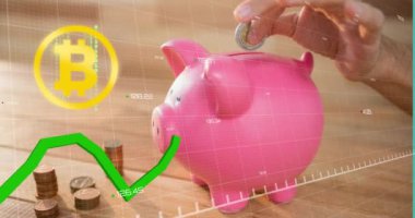 Yeşil çizginin animasyonu, finansal veri işleme, kumbaraya sarı bitcoin sembollü bozuk para koyan kişi. Şifreli para birimi sanal küresel finans sektörü konsepti dijital olarak oluşturulmuş görüntü.