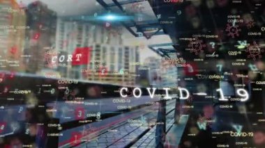 Coronavirus konsept metinlerinin ve şehir trafiğine karşı Covid-19 hücre ikonlarının dijital kompozit videosu. Covid 19 koronavirüs pandemik seyahat kısıtlaması kavramı