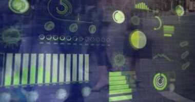 Covid 19 koronavirüs hücrelerinin dönüşünün animasyonu ve hızlı hareket eden yolcularla ilgili istatistikler. Global Covid 19 salgın konsepti dijital olarak oluşturulmuş görüntü.