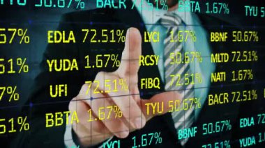 Borsa veri işleme dijital animasyonu dünyanın dört bir yanında işadamının görünmez ekrana dokunduğu orta bölümde dönüyor. Küresel ekonomi borsa ve iş konsepti