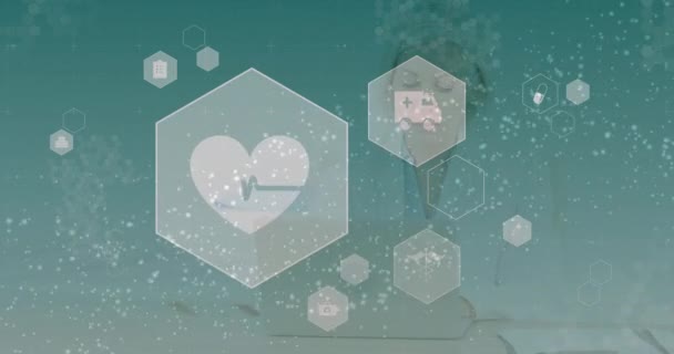 Animación Hebra Adn Girando Iconos Médicos Sobre Doctora Usando Bata — Vídeos de Stock