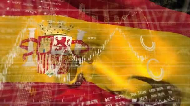 Digital Sammansatt Video Med Finansiell Databehandling Mot Spaniens Flagga Viftar — Stockvideo