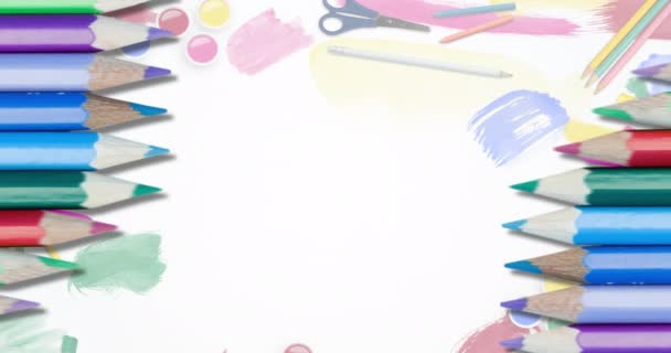Анимация Цветных Карандашей Формировании Над Школьным Оборудованием Белом Фоне Восстановление — стоковое видео