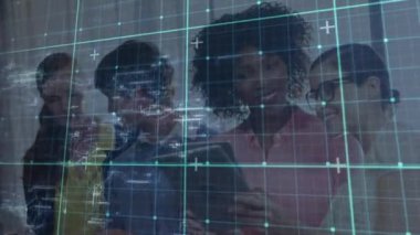 Ofisteki dijital tablet kullanan meslektaşların dijital ızgara hatlarının animasyonu. Çevrimiçi ağ dijital arayüz konsepti dijital olarak oluşturuldu.