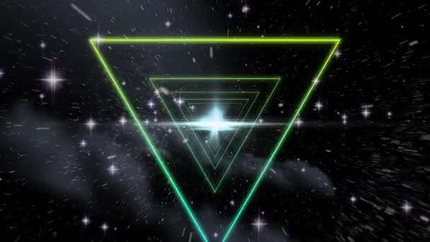 Animazione Molteplici Triangoli Verdi Fluorescenti Macchie Luminose Luce Stelle Che — Video Stock