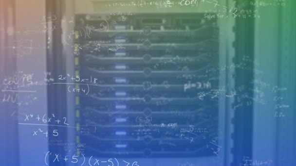 Animação Equações Matemáticas Aparecendo Sobre Servidor Computador Fundo Azul Verde — Vídeo de Stock