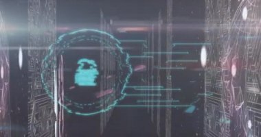 Çevrimiçi güvenlik kilidi ve devre kartı ekranlarıyla dijital arayüz veri işleme animasyonu. Küresel teknoloji çevrimiçi ağ konsepti dijital olarak oluşturulmuş görüntü.