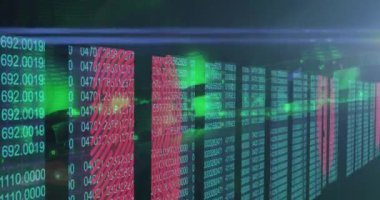 Biyometrik parmak izi üzerinde kapsam taraması ve dijital arayüz veri işleme animasyonu. Küresel teknoloji çevrimiçi ağ sanal kimlik kavramı dijital olarak oluşturuldu.