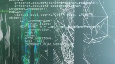 Ekranlar üzerinde dijital arayüz veri işleme animasyonu ve yeşil arkaplanda dönen uydu. Küresel teknoloji çevrimiçi ağ konsepti dijital olarak oluşturulmuş görüntü.