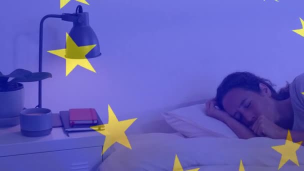在躺在床上咳嗽和打喷嚏的病人身上挥动欧盟旗帜的动画 全球大肠癌流行概念数字生成图像 — 图库视频影像
