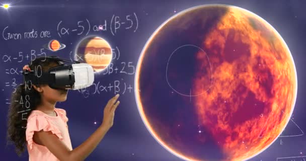 Animazione Equazioni Matematiche Girando Globo Galleggiante Sopra Scolaro Indossando Occhiali — Video Stock