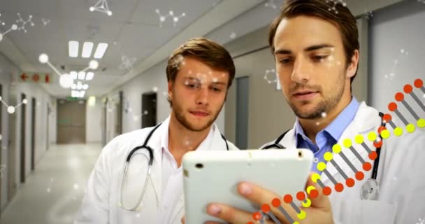 Анімація Цифрового Інтерфейсу Медичними Даними Днк Молекулами Понад Двох Лікарів — стокове відео