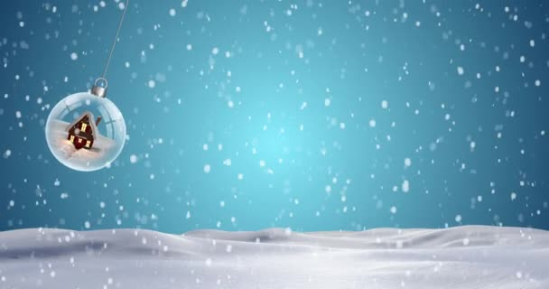 Animation Von Baumelnden Christbaumkugeln Und Mehreren Schneeflocken Die Auf Blauem — Stockvideo