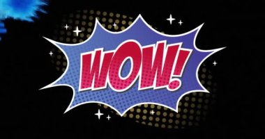 Wow 'un animasyonu, siyah arka planda mavi ve gri duman ve toz bulutu olan komik retro konuşma baloncuğu üzerine yazılmış metin. Vintage renk ve hareket konsepti dijital olarak oluşturuldu.